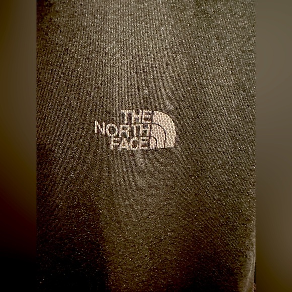 The North Face Men's Black Top Large - Picture 4 of 9